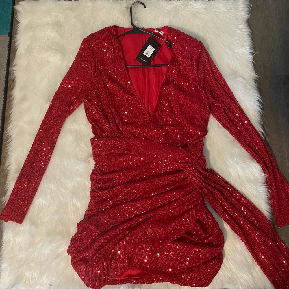 Red long sleeve deep V neck sequins dress